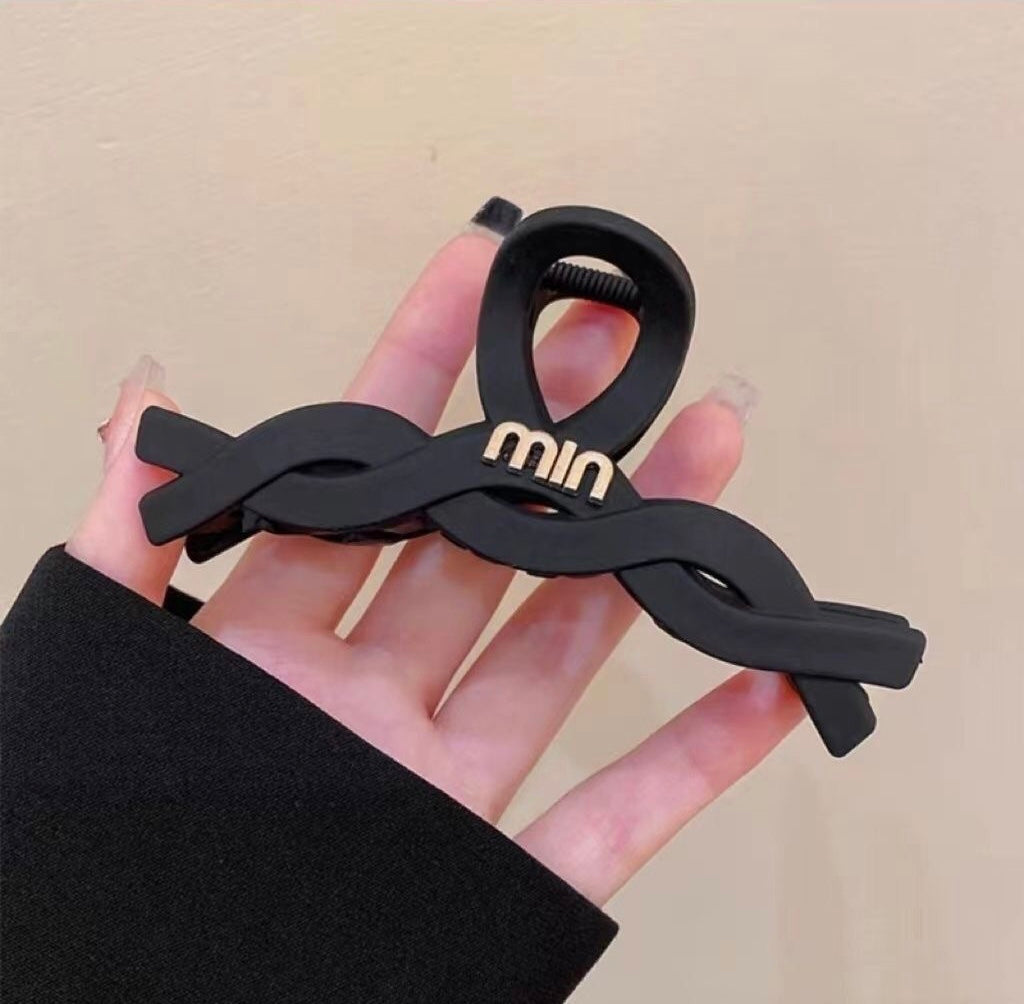 MIN Designer Hair Claw Clip